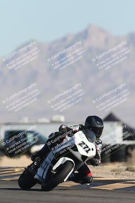 media/Oct-30-2025-Racers Edge (Thu) [[dabbdaf680]]/2-A Group/Session 2 (Turn 16)/